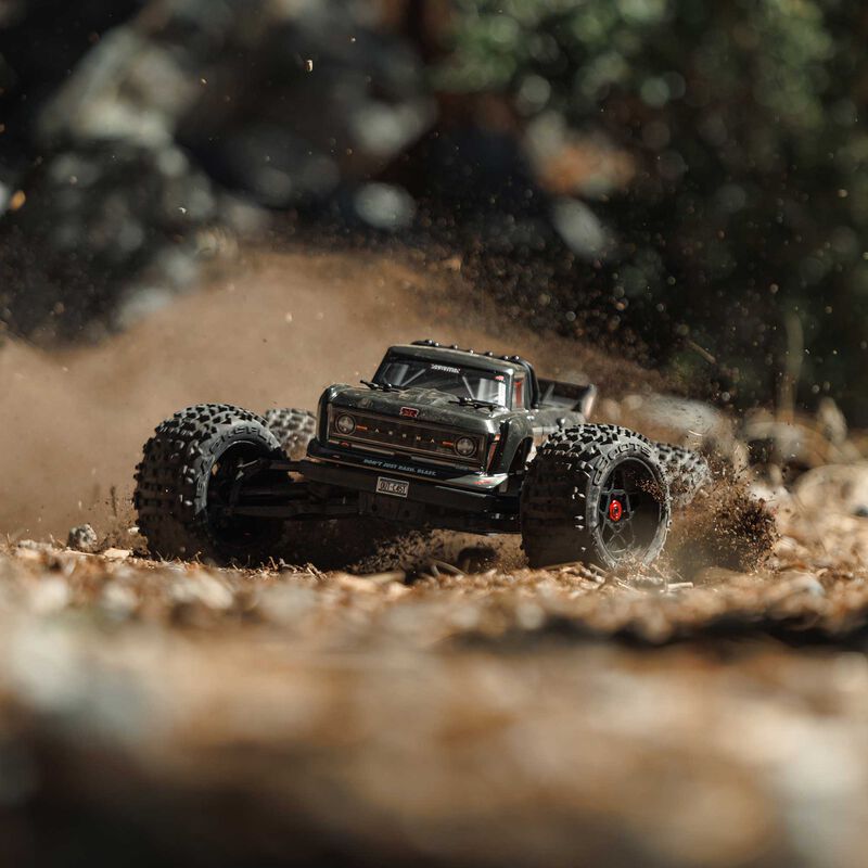 1/10 OUTCAST 4S 4X4 RTR Brushless Stunt Truck, Gun Metal